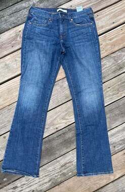 Levi's 515 Boot Cut Jeans size 8
